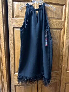 Vince Camuto Black Logo Hang Tag